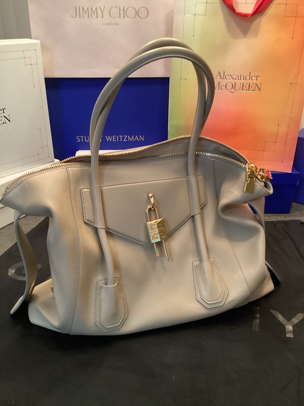 Givenchy Large Antigona Tote - Picture 9 of 14